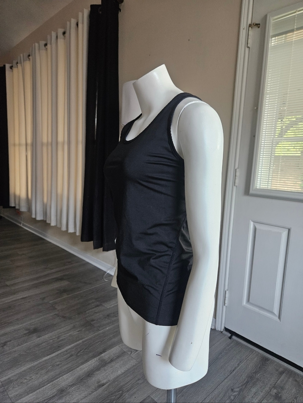 3/$6 Basic Racerback Tank Top Size M, Black - Picture 4 of 5